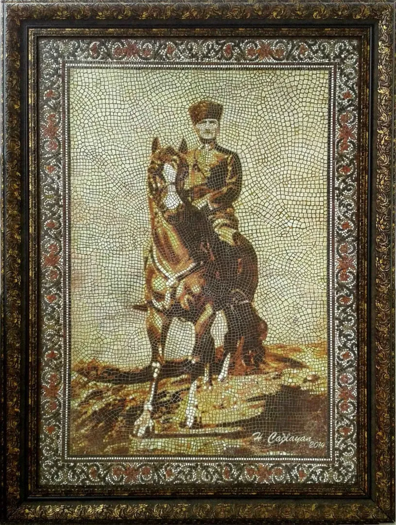 yakınlaştır "Atatürk" eseri HASAN ÇAĞLAYAN tarafından 2014 yılında 110x80 cm ölçülerinde Tuval üzeri karışık teknik tekniği ile yapılmıştır.