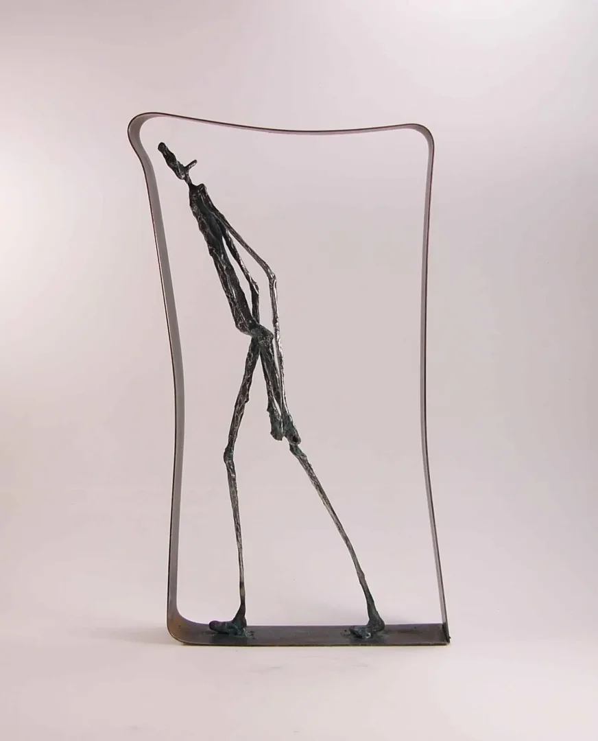"İsimsiz" eseri ÖZER AKTAŞ tarafından 2016 yılında 38x20x5 cm ölçülerinde Demir yontu tekniği ile yapılmıştır.