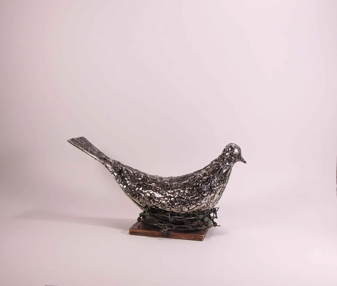 yakınlaştır "İsimsiz" eseri ÖZER AKTAŞ tarafından 2016 yılında 13x15x30 cm ölçülerinde Demir yontu tekniği ile yapılmıştır.