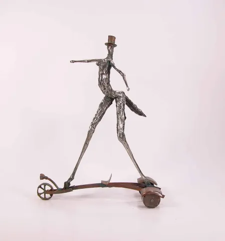 "İsimsiz" eseri ÖZER AKTAŞ tarafından 2016 yılında 15x20x26 cm ölçülerinde Demir yontu tekniği ile yapılmıştır.
