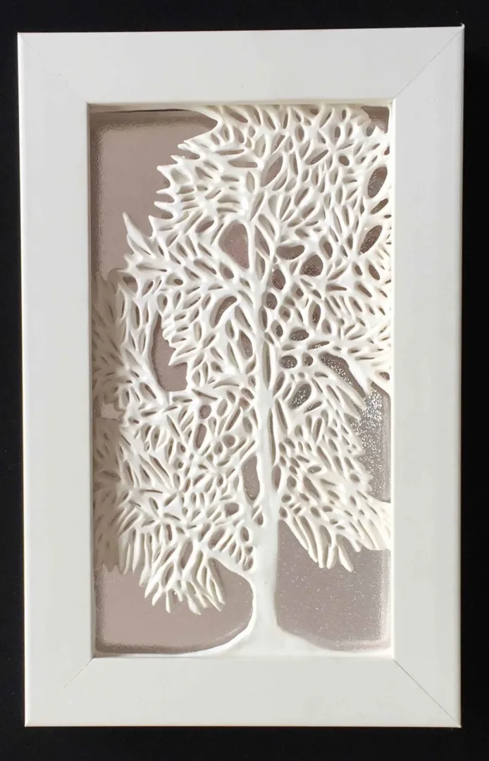 yakınlaştır "Kayın Ağacı- I" eseri SEYHAN YILMAZ tarafından 2017 yılında 37x22.5x3.5 cm ölçülerinde Döküm ve Elle Şekillendirme, Porselen, 1200 °C tekniği ile yapılmıştır.