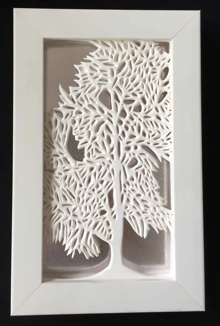 yakınlaştır "Kayın Ağacı- III" eseri SEYHAN YILMAZ tarafından 2017 yılında 37x22.5x3.5 cm ölçülerinde Döküm ve Elle Şekillendirme, Porselen, 1200 °C tekniği ile yapılmıştır.