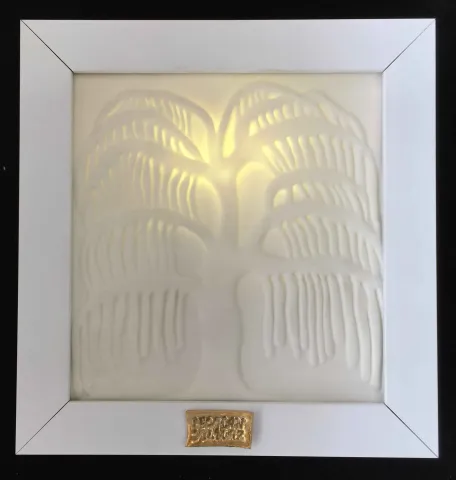 "Salkım Söğüt “III" eseri SEYHAN YILMAZ tarafından 2017 yılında 17x16.5x3 cm ölçülerinde Porselen, Dökümle Şekillendirme, 1200°C tekniği ile yapılmıştır.