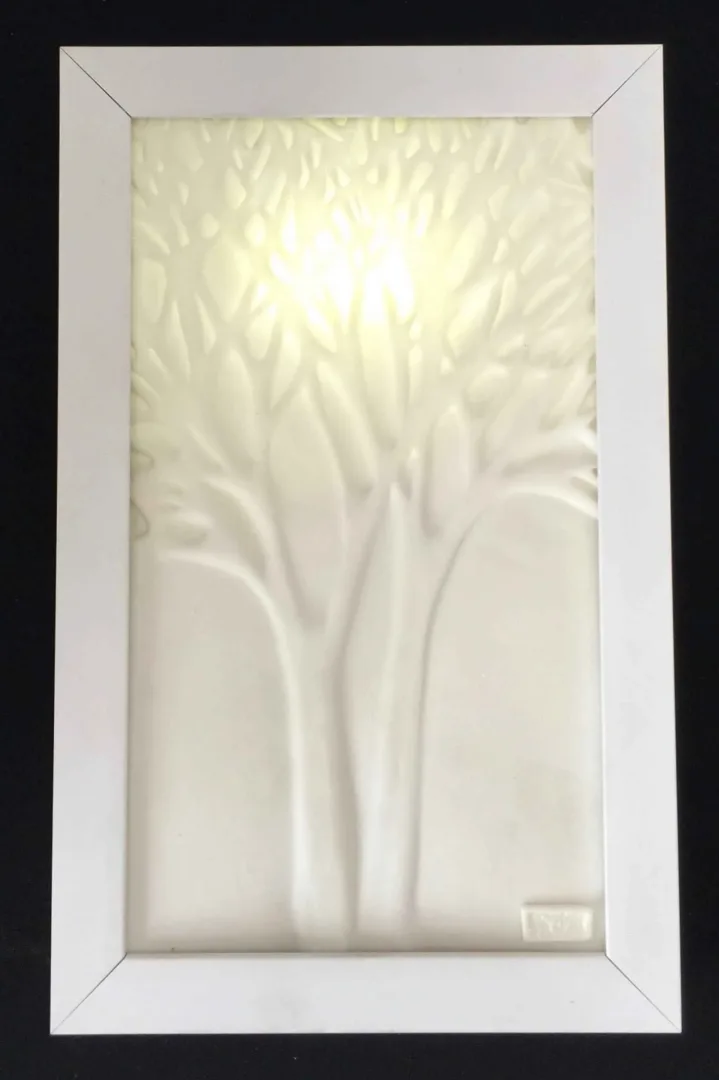 yakınlaştır "Gün Batarken-I" eseri SEYHAN YILMAZ tarafından 2017 yılında 17x27.5x3.5 cm ölçülerinde Porselen, Dökümle Şekillendirme, 1200°C tekniği ile yapılmıştır.