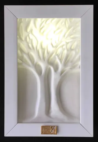 "Gün Batarken-II" eseri SEYHAN YILMAZ tarafından 2017 yılında 14x20x3.5 cm ölçülerinde Porselen, Dökümle Şekillendirme, 1200°C tekniği ile yapılmıştır.