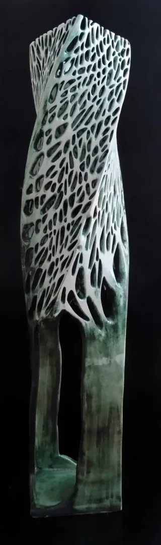 yakınlaştır "Kavak Ağacı" eseri SEYHAN YILMAZ tarafından 2015 yılında 77x20x19 cm ölçülerinde Vakumlu Kil, Elle Şekillendirme, 1000 °C tekniği ile yapılmıştır.