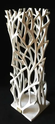 SEYHAN YILMAZ — “Dallar”, 2017 "Dallar" eseri SEYHAN YILMAZ tarafından 2017 yılında 20x45x20 cm ölçülerinde Vakumlu Kil, Elle Şekillendirme, 1100 °C tekniği ile yapılmıştır.