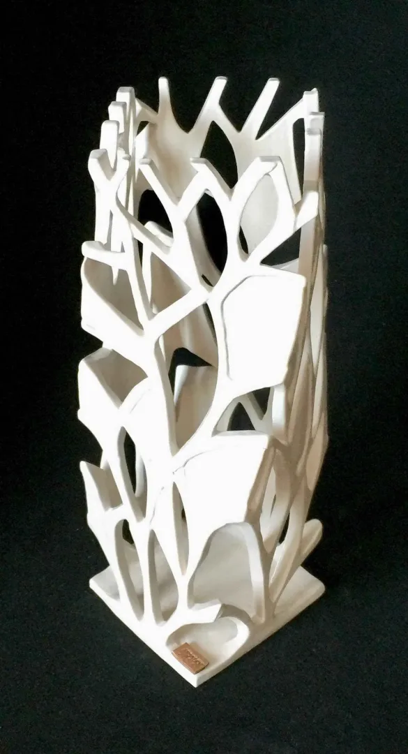 yakınlaştır "Bodur Ağaç-I" eseri SEYHAN YILMAZ tarafından 2017 yılında 13.5x29.5x13.5 cm ölçülerinde Vakumlu Kil, Elle Şekillendirme, 1100 °C tekniği ile yapılmıştır.