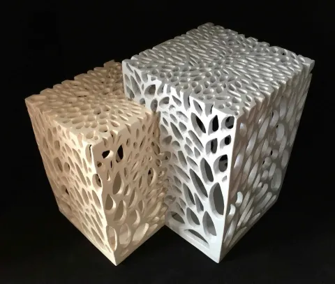 SEYHAN YILMAZ — “Gölgesinde”, 2017 "Gölgesinde" eseri SEYHAN YILMAZ tarafından 2017 yılında 42x26x29 cm ölçülerinde Şamotlu Kil, Elle Şekillendirme, 1100 °C tekniği ile yapılmıştır.