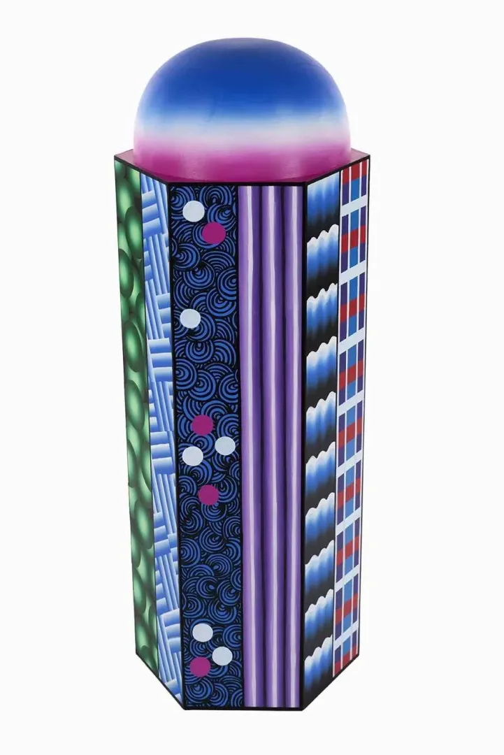 yakınlaştır "Benim Müzelerim - İkiz Müzeler" eseri ŞÜKRÜ KARAKUŞ tarafından 2015 yılında 130x50x50 cm ölçülerinde Ahşap üzeri akrilik boya tekniği ile yapılmıştır.