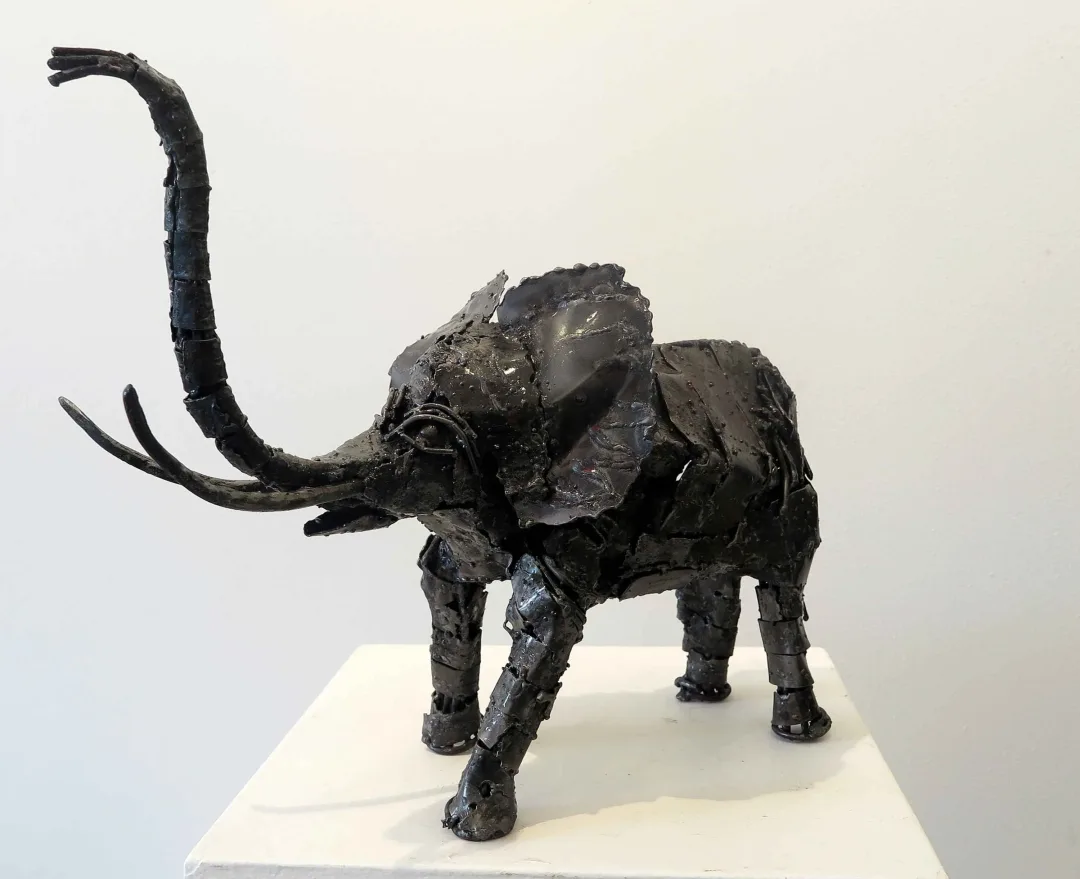 MURAT YILDIRIMÇAKAR — 2017 Bu eser MURAT YILDIRIMÇAKAR tarafından 2017 yılında 39x50x20 cm ölçülerinde Metal tekniği ile yapılmıştır.