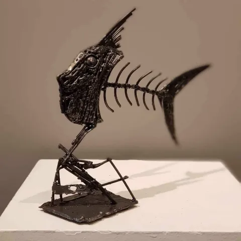 "isimsiz" eseri MURAT YILDIRIMÇAKAR tarafından 2017 yılında Metal tekniği ile yapılmıştır.