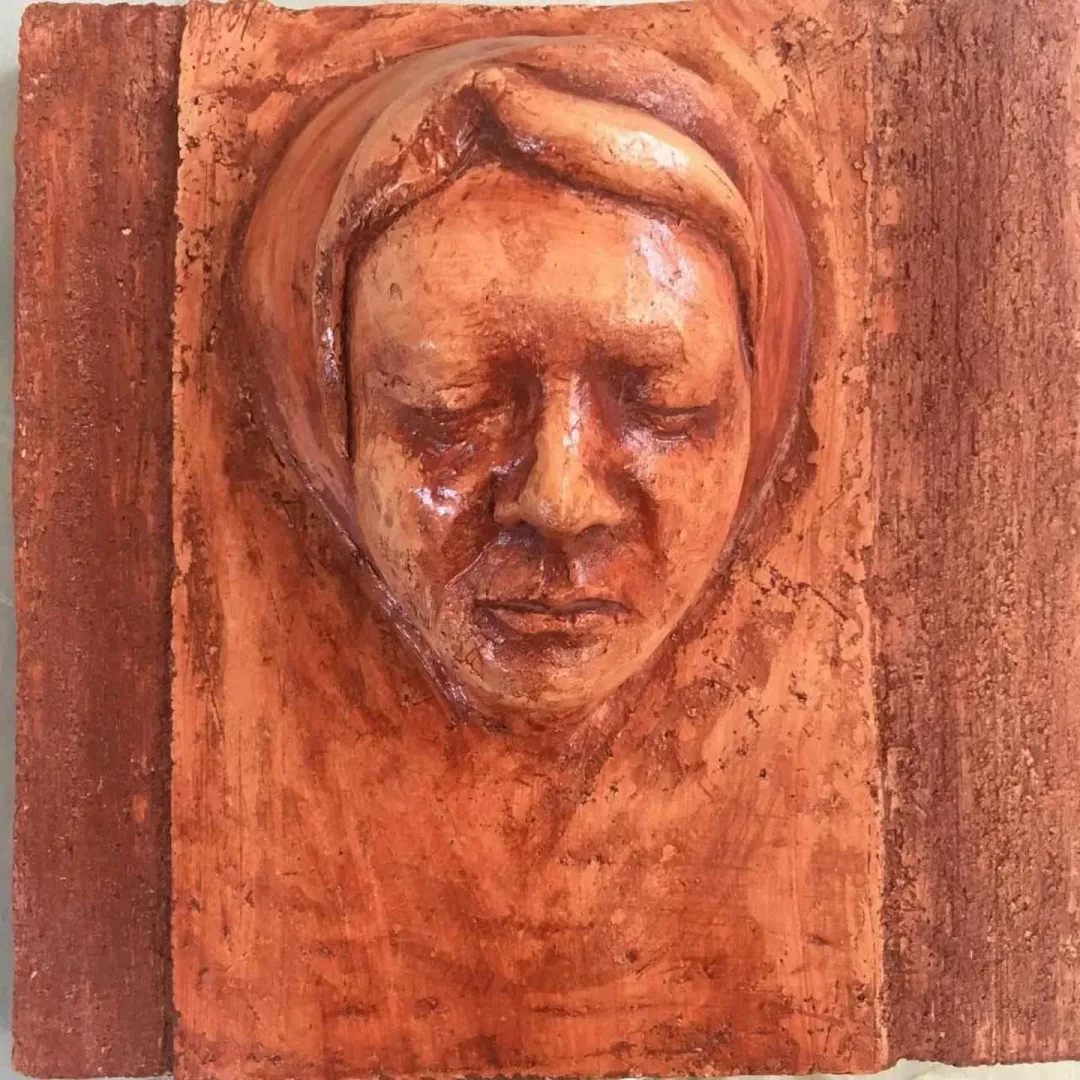 "isimsiz" eseri BERKAY BAYRAM tarafından 2017 yılında 25x25 cm ölçülerinde Seramik tekniği ile yapılmıştır.