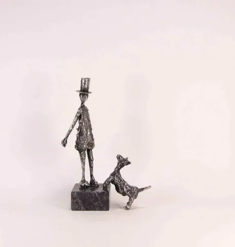 "isimsiz" eseri ÖZER AKTAŞ tarafından 2017 yılında 5x11x16 cm ölçülerinde Demir yontu tekniği ile yapılmıştır.