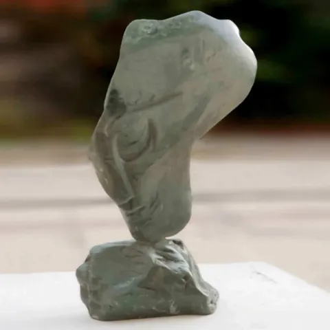 "isimsiz" eseri DİNÇER GÜNGÖRÜR tarafından 2017 yılında 45x35 cm ölçülerinde Serpantin tekniği ile yapılmıştır.