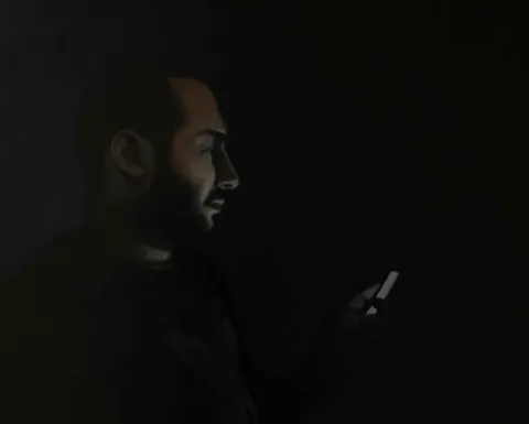 "Yener" eseri YİĞİT ALTIPARMAKOĞULLARI tarafından 2016 yılında 40x50 cm ölçülerinde Tuval üzeri yağlı boya tekniği ile yapılmıştır.