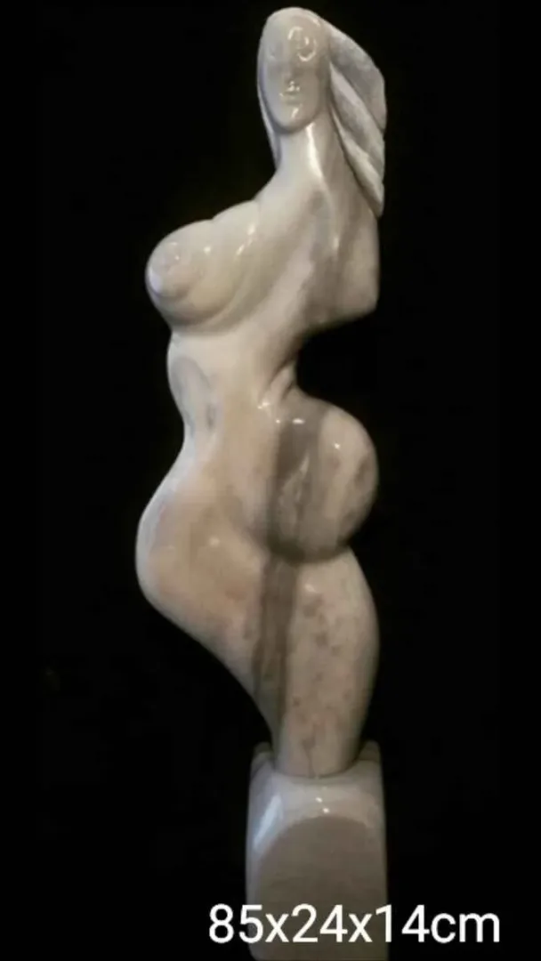 DİNÇER GÜNGÖRÜR Bu eser DİNÇER GÜNGÖRÜR tarafından 85x24x14 cm ölçülerinde Mermer tekniği ile yapılmıştır.