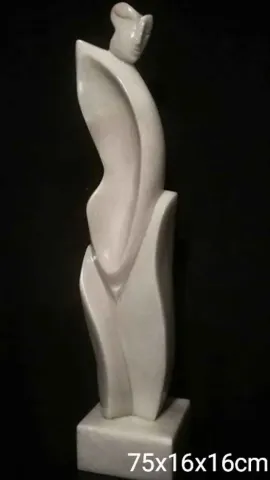 Bu eser DİNÇER GÜNGÖRÜR tarafından 75x16x16 cm ölçülerinde Mermer tekniği ile yapılmıştır.