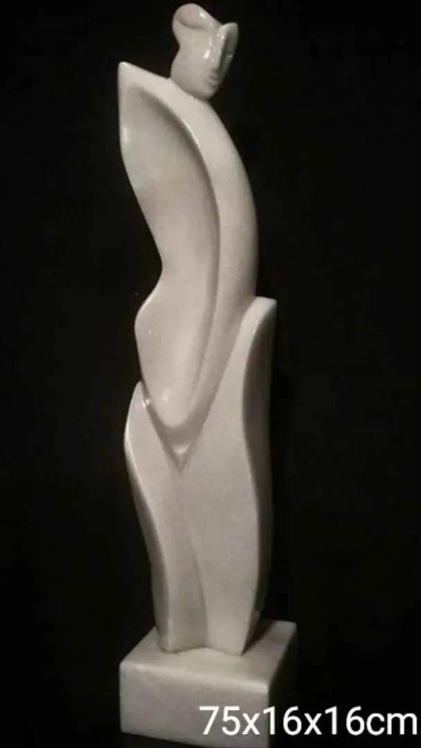 DİNÇER GÜNGÖRÜR Bu eser DİNÇER GÜNGÖRÜR tarafından 75x16x16 cm ölçülerinde Mermer tekniği ile yapılmıştır.