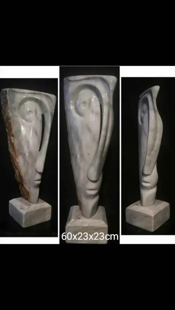 DİNÇER GÜNGÖRÜR Bu eser DİNÇER GÜNGÖRÜR tarafından 60x23x23 cm ölçülerinde Mermer tekniği ile yapılmıştır.