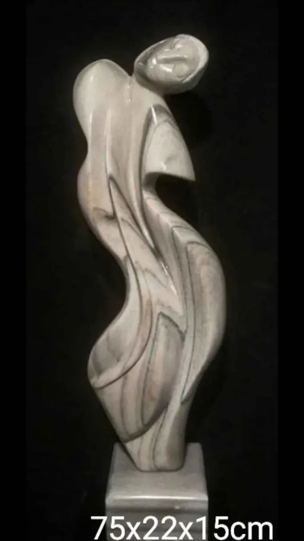 yakınlaştır "İsimsiz" eseri DİNÇER GÜNGÖRÜR tarafından 75x22x15 cm ölçülerinde Mermer tekniği ile yapılmıştır.