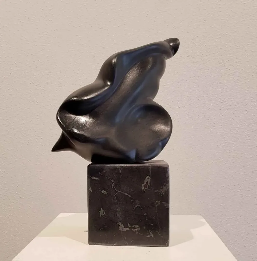 yakınlaştır "İsimsiz" eseri DEMET KAYA tarafından 2018 yılında 30x17x11 cm ölçülerinde Serpantin tekniği ile yapılmıştır.