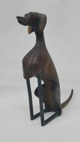 HAKAN ERASLAN tarafından 2018 yılında 11x39x42 cm ölçülerinde Zeytin Ağacı Yontu tekniği ile yapılmıştır.