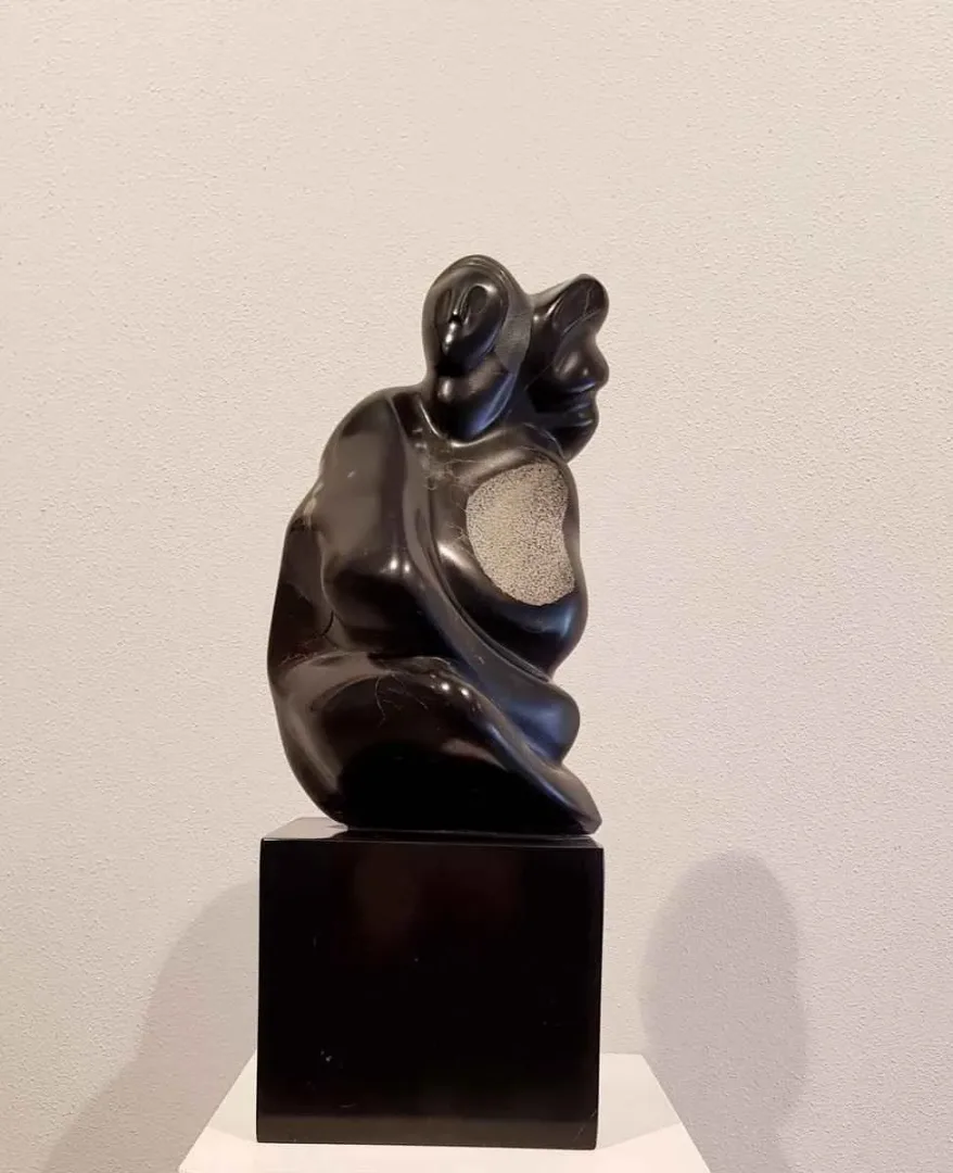 yakınlaştır "İsimsiz" eseri DEMET KAYA tarafından 2018 yılında 47x19x19 cm ölçülerinde Serpantin tekniği ile yapılmıştır.