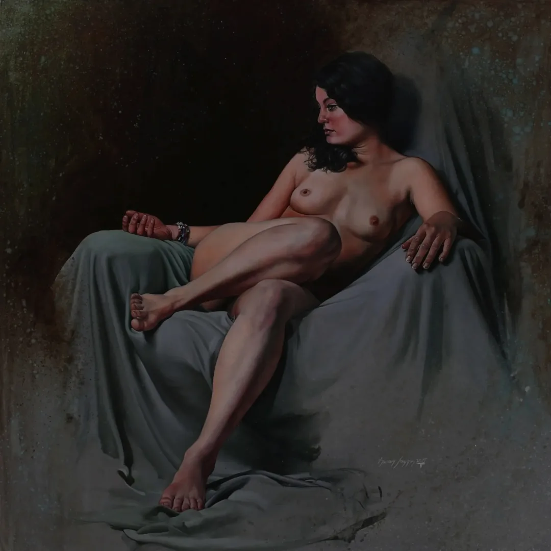 "Dinlenen Model" eseri HASAN SAYGIN tarafından 2015 yılında 80x80 cm ölçülerinde Tuval üzeri yağlı boya tekniği ile yapılmıştır.
