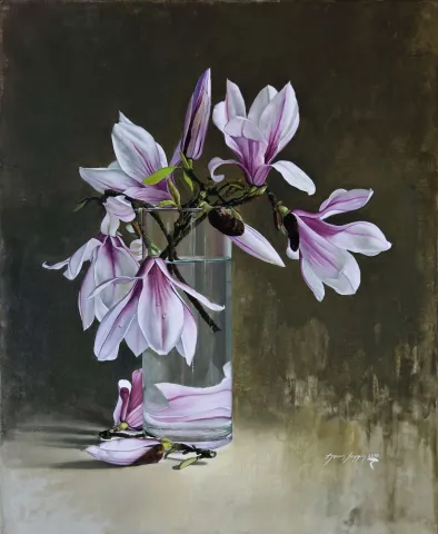 "Manolya-2" eseri HASAN SAYGIN tarafından 2018 yılında 73x60 cm ölçülerinde Tuval üzeri yağlı boya tekniği ile yapılmıştır.