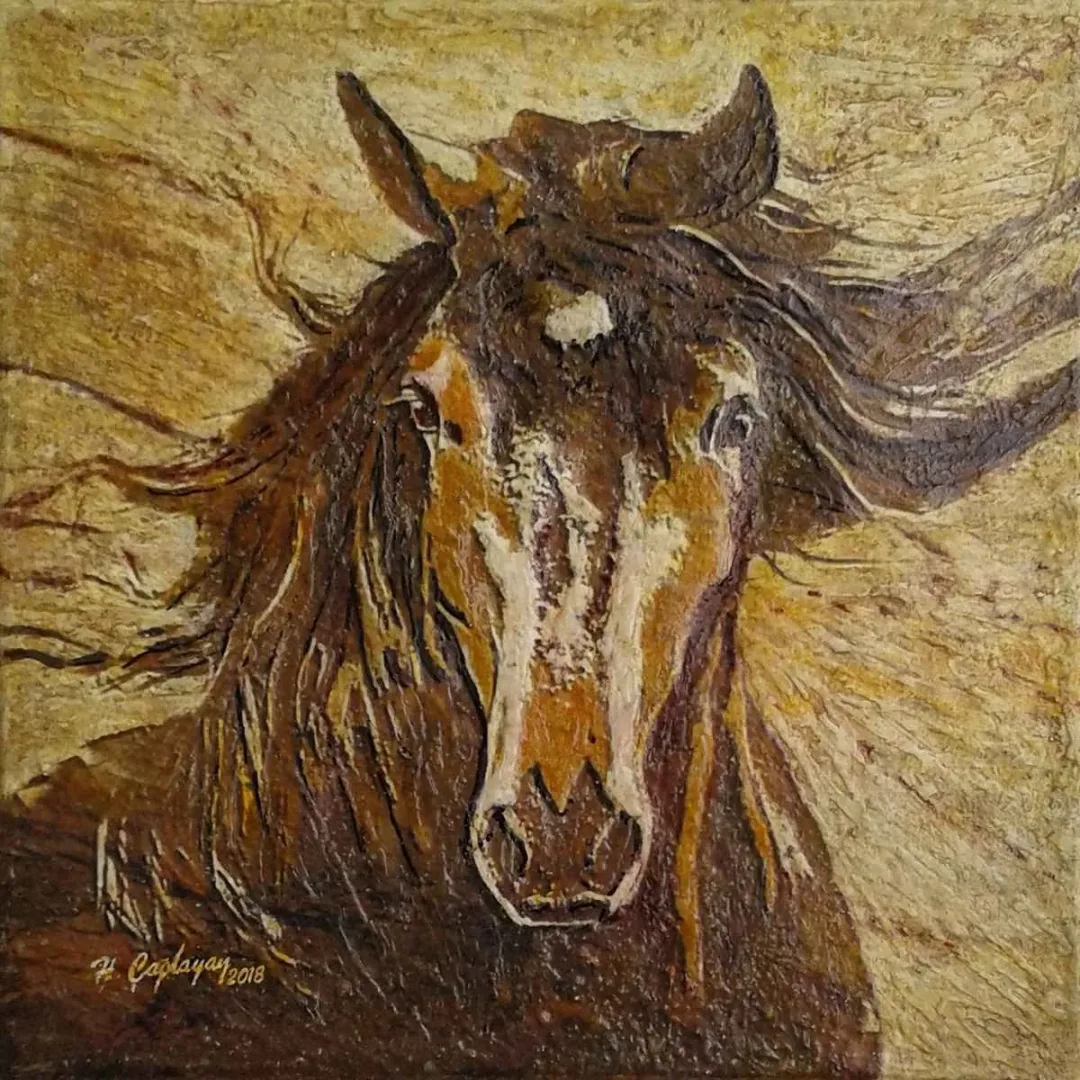 yakınlaştır "At Portresi" eseri HASAN ÇAĞLAYAN tarafından 2018 yılında 25x25 cm ölçülerinde Tuval üzeri karışık teknik tekniği ile yapılmıştır.