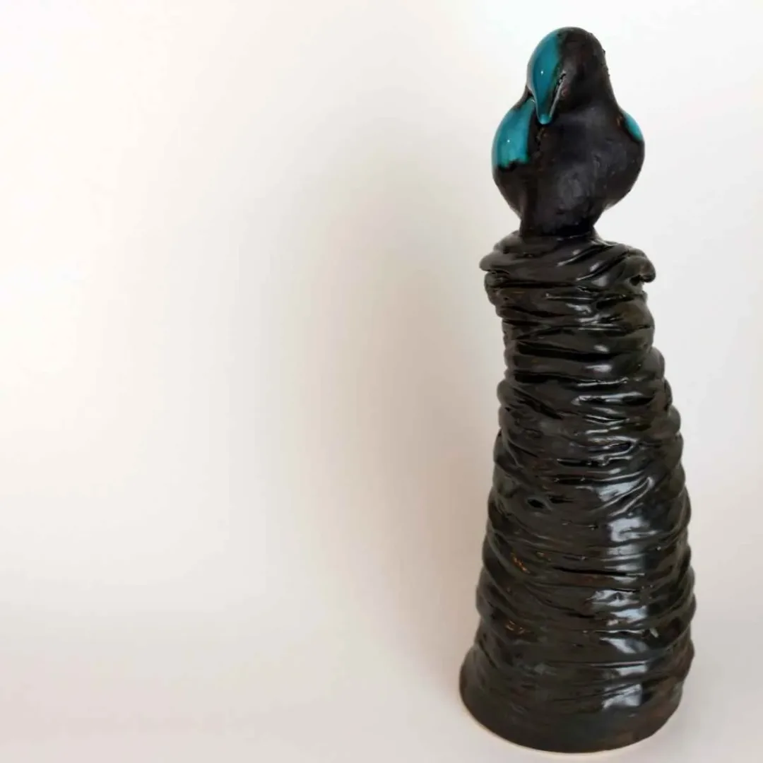 yakınlaştır "Bekleyiş 1" eseri KOZA KURT KIRTAY tarafından 2018 yılında 29x7x9.5 cm ölçülerinde Seramik tekniği ile yapılmıştır.