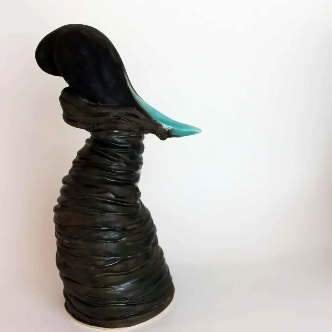 yakınlaştır "Dingin 2" eseri KOZA KURT KIRTAY tarafından 2018 yılında 28x7x9.5 cm ölçülerinde Seramik tekniği ile yapılmıştır.