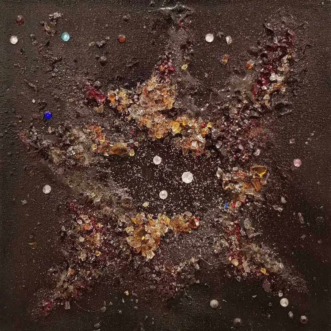 "Cosmos" eseri FİLİZ UZUNER tarafından 2018 yılında 25x25 cm ölçülerinde Tuval üzeri karışık teknik tekniği ile yapılmıştır.