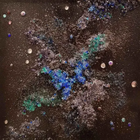 "Cosmos" eseri FİLİZ UZUNER tarafından 2018 yılında 25x25 cm ölçülerinde Tuval üzeri karışık teknik tekniği ile yapılmıştır.