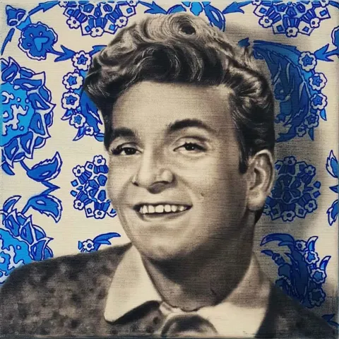 HASAN BASRİ İNAN — “Zeki Müren”, 2018 "Zeki Müren" eseri HASAN BASRİ İNAN tarafından 2018 yılında 25x25 cm ölçülerinde Tuval üzeri yağlı boya tekniği ile yapılmıştır.
