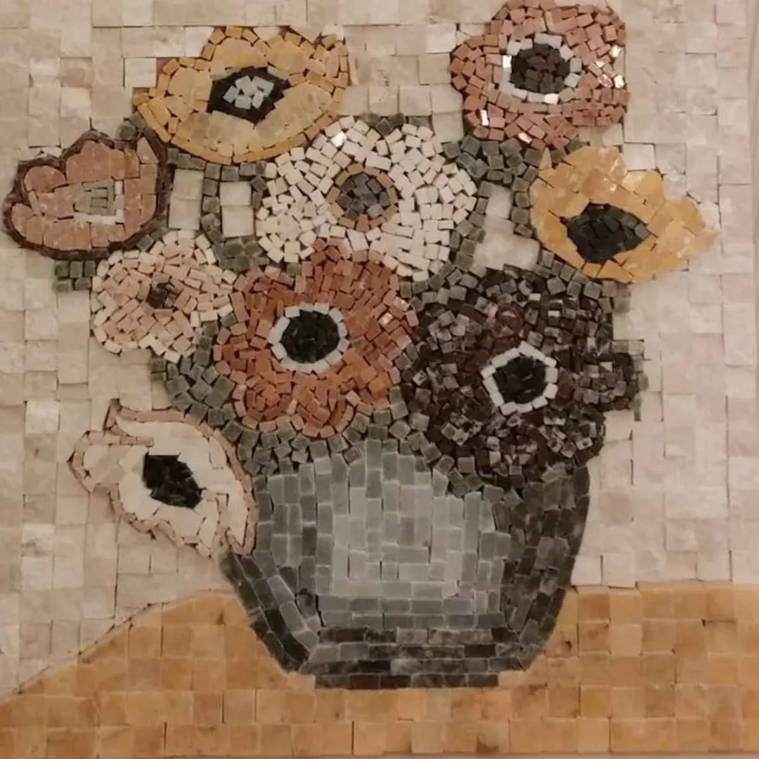 HİLMİ TANRISEVER — 2018 Bu eser HİLMİ TANRISEVER tarafından 2018 yılında 25x25 cm ölçülerinde Mermer Mozaik tekniği ile yapılmıştır.
