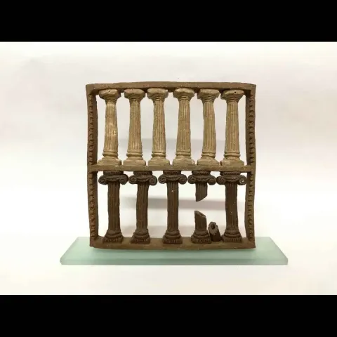 METE BAHTİYAR KARATAŞ — “Rome”, 2018 "Rome" eseri METE BAHTİYAR KARATAŞ tarafından 2018 yılında 26x21x6 cm ölçülerinde Elle Şekillendirme Stoneware tekniği ile yapılmıştır.