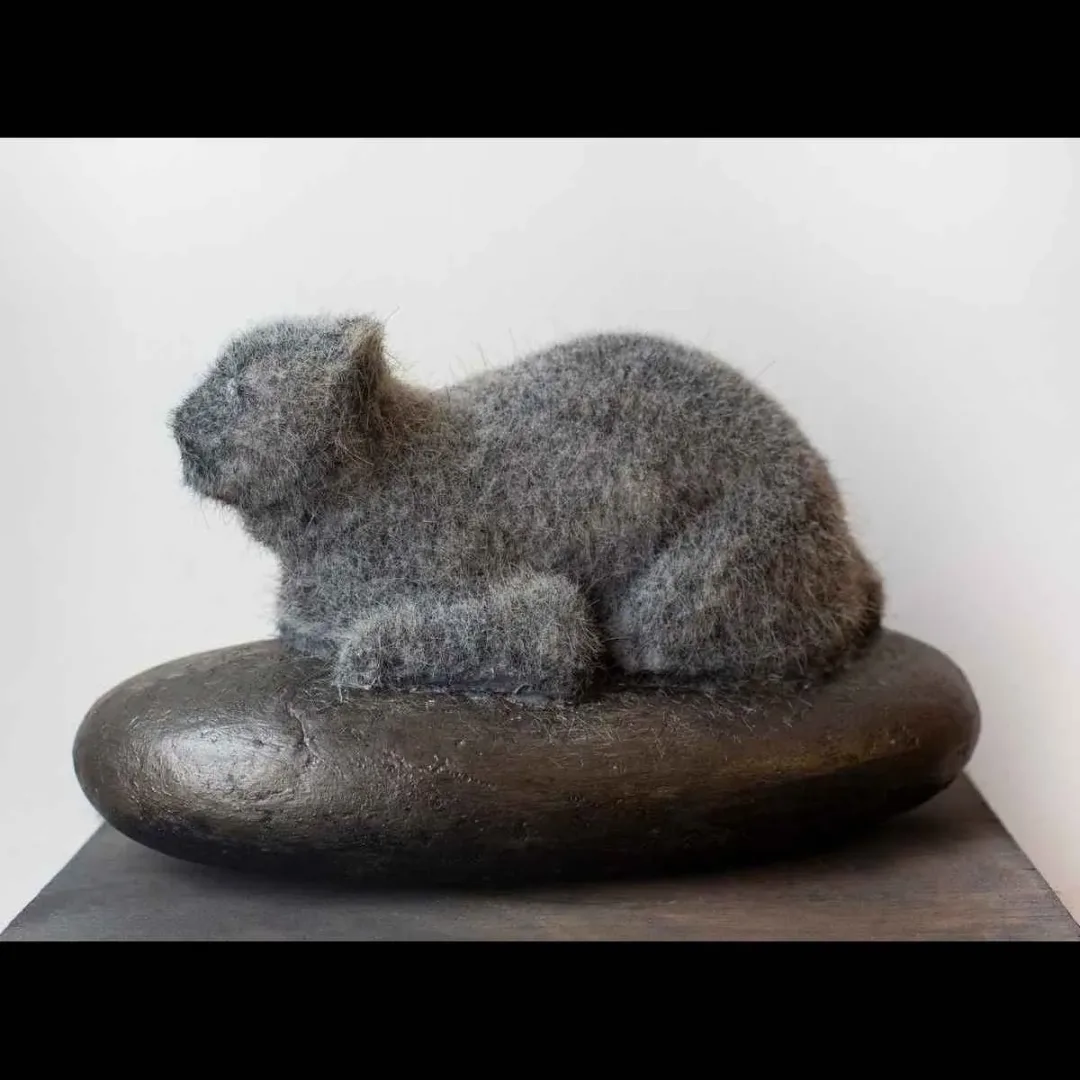 NECMETTİN YAĞCI — 2018 Bu eser NECMETTİN YAĞCI tarafından 2018 yılında 23x13x13 cm ölçülerinde Polyester Döküm Karışık Teknik tekniği ile yapılmıştır.
