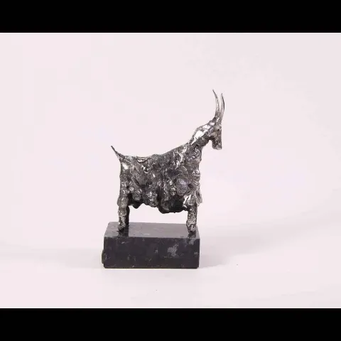 ÖZER AKTAŞ — 2018 Bu eser ÖZER AKTAŞ tarafından 2018 yılında Demir yontu tekniği ile yapılmıştır.