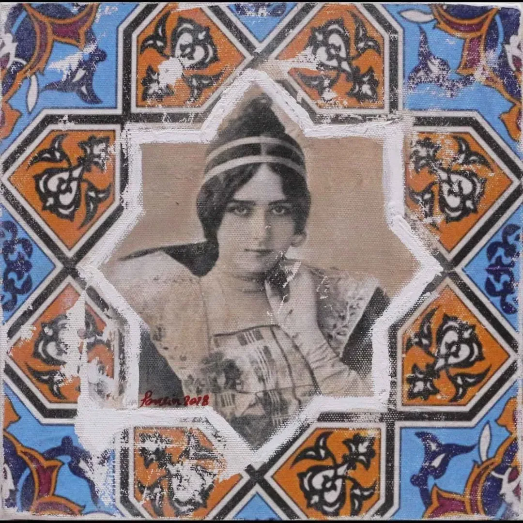 PARVİN GHORBANZADEH DİZAJİ — 2018 Bu eser PARVİN GHORBANZADEH DİZAJİ tarafından 2018 yılında 25x25 cm ölçülerinde Tuval üzeri karışık teknik tekniği ile yapılmıştır.