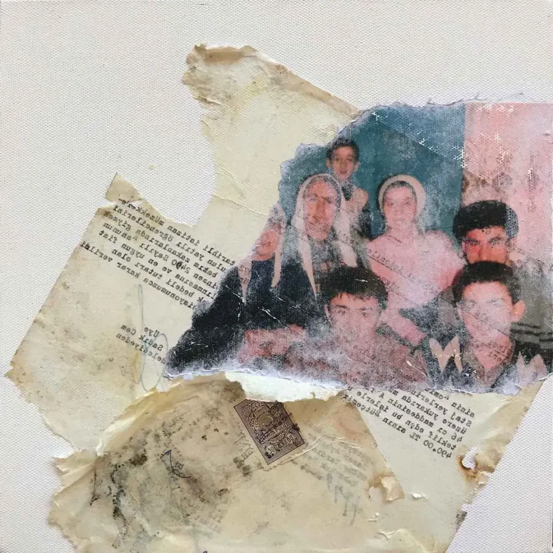 SUNA ÖZBAHAR — 2018 Bu eser SUNA ÖZBAHAR tarafından 2018 yılında 25x25 cm ölçülerinde Tuval üzeri Transfer Baskı tekniği ile yapılmıştır.