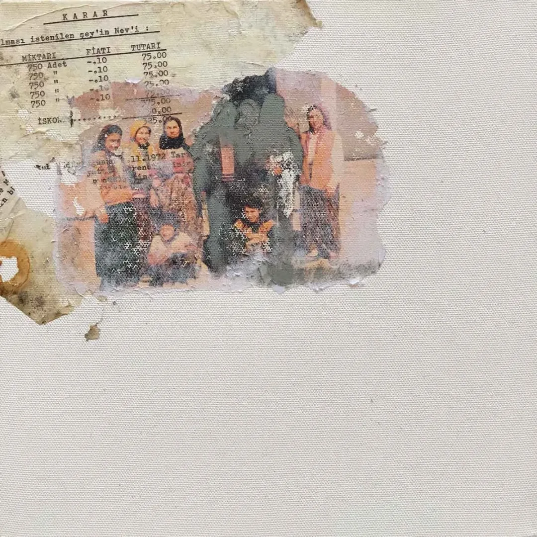 SUNA ÖZBAHAR — 2018 Bu eser SUNA ÖZBAHAR tarafından 2018 yılında 25x25 cm ölçülerinde Tuval üzeri Transfer Baskı tekniği ile yapılmıştır.