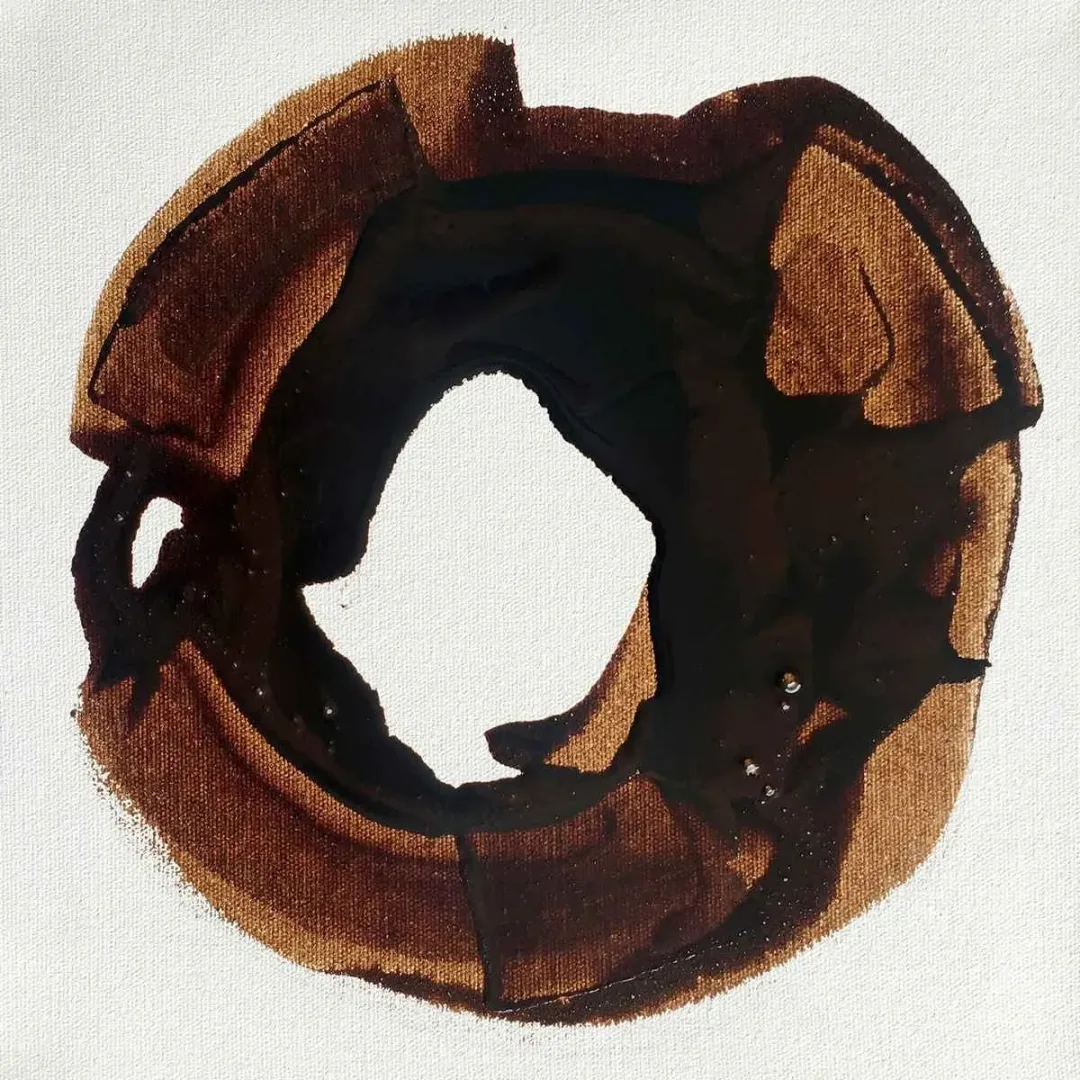 yakınlaştır "Döngü" eseri YASEMİN KAYABAŞI tarafından 2018 yılında 25x25 cm ölçülerinde Tuval üzeri karışık teknik tekniği ile yapılmıştır.