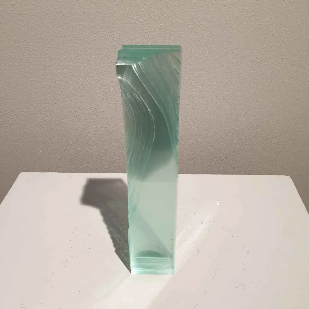 yakınlaştır "İsimsiz" eseri MURAT PAKTUR tarafından 2018 yılında 25x8x8 cm ölçülerinde Cam tekniği ile yapılmıştır.