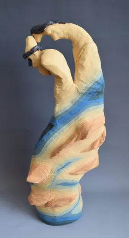 "Ülgen" eseri ALİ CİHAN KAYALIOĞLU tarafından 2018 yılında 57x17x24 cm ölçülerinde Seramik Elle Şekillendirme tekniği ile yapılmıştır.