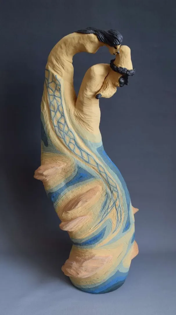 "Ülgen" eseri ALİ CİHAN KAYALIOĞLU tarafından 2018 yılında 57x17x24 cm ölçülerinde Seramik Elle Şekillendirme tekniği ile yapılmıştır.