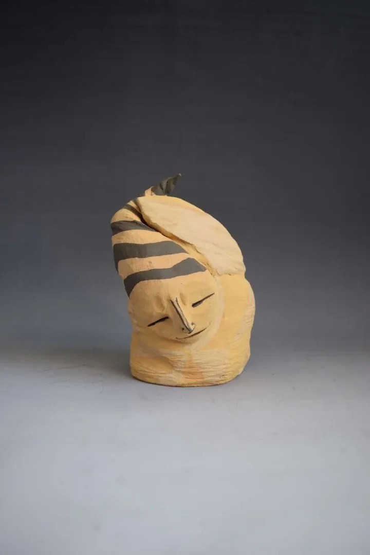 yakınlaştır "Yancı" eseri ALİ CİHAN KAYALIOĞLU tarafından 2016 yılında 19.5x12x15 cm ölçülerinde Seramik Elle Şekillendirme tekniği ile yapılmıştır.