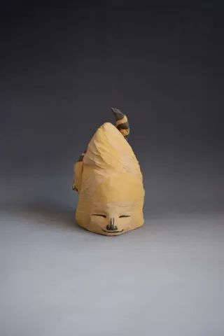"Yancı" eseri ALİ CİHAN KAYALIOĞLU tarafından 2016 yılında 19.5x12x15 cm ölçülerinde Seramik Elle Şekillendirme tekniği ile yapılmıştır.