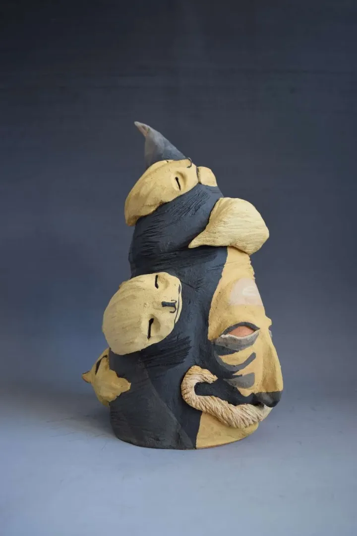 yakınlaştır "Baba" eseri ALİ CİHAN KAYALIOĞLU tarafından 2016 yılında 33x20.5x20.8 cm ölçülerinde Seramik Elle Şekillendirme tekniği ile yapılmıştır.